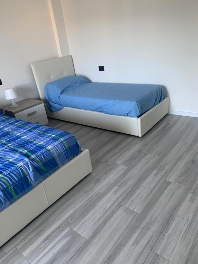 Apartamento La Conchiglia A Marina Marina Di Carrara Exterior foto