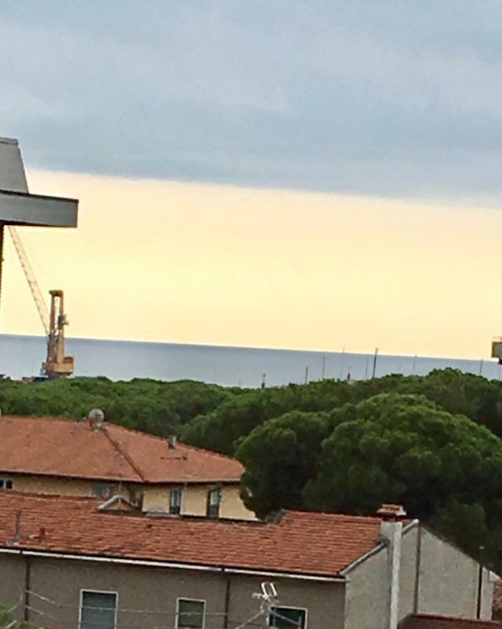 Apartamento La Conchiglia A Marina Marina Di Carrara Exterior foto